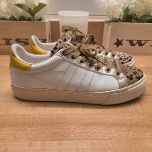 GOLA Orchid II Sahara Platform Lace-up Animal Print Sneakers Womens Sz 7 White